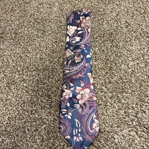 Van Houston tie from the Classic collection.